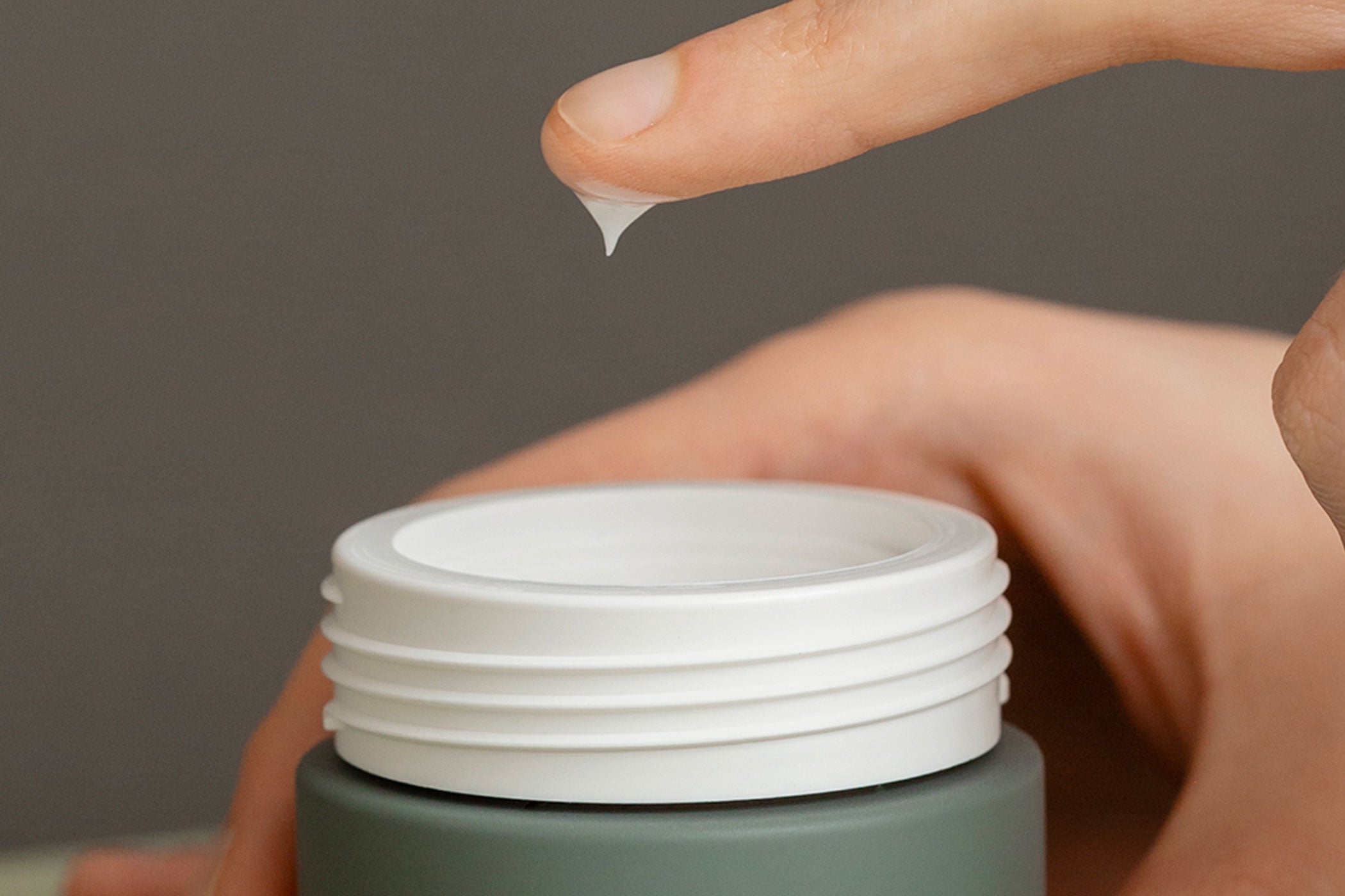 Grapey Total Revitalizer for Men + refill